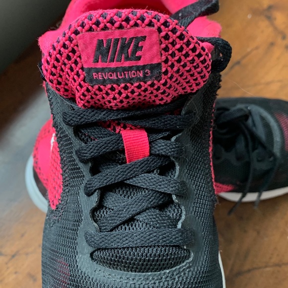 Sneakers - Picture 1 of 9